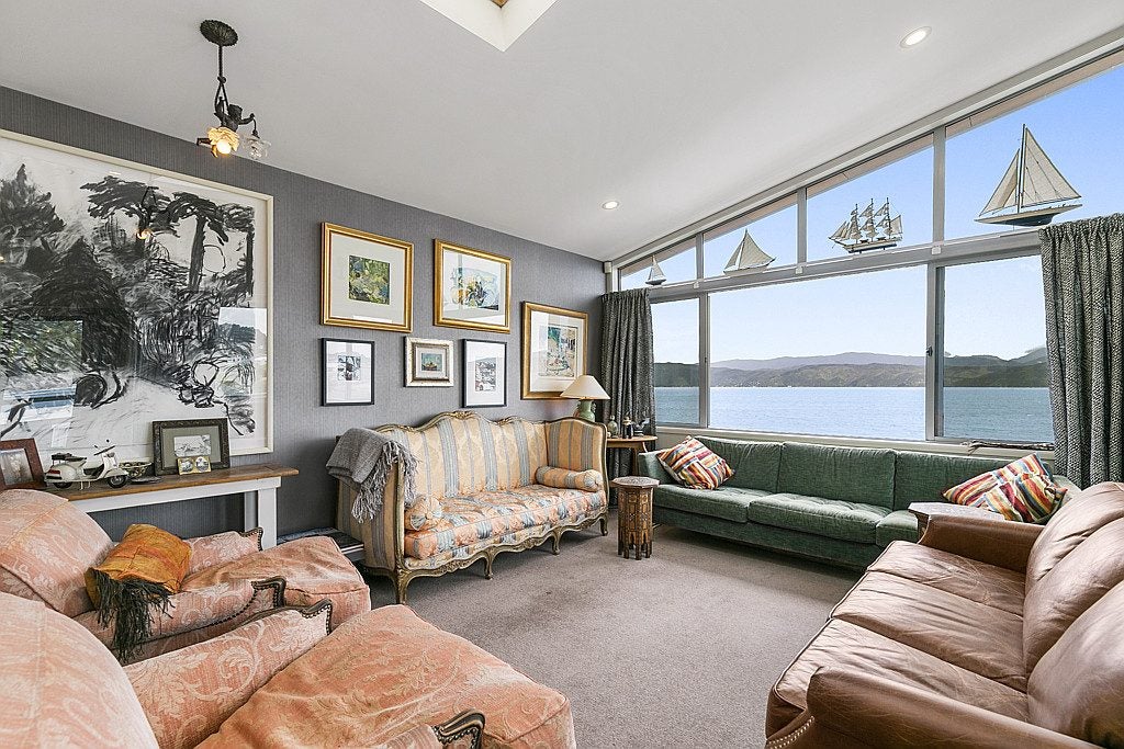 3/275 Karaka Bay Road, Karaka Bays, Wellington - Carousel 1
