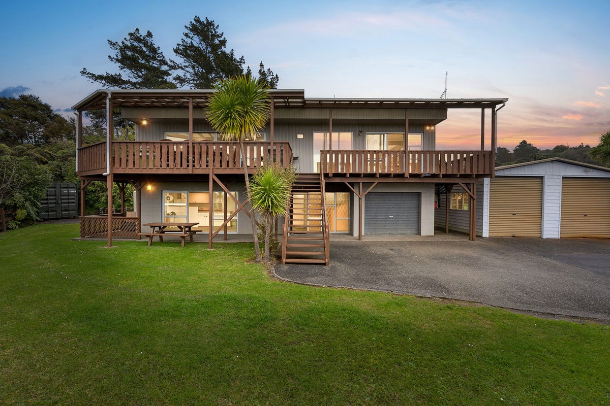 26 Duffy Road, Waitakere, Henderson - Carousel 1