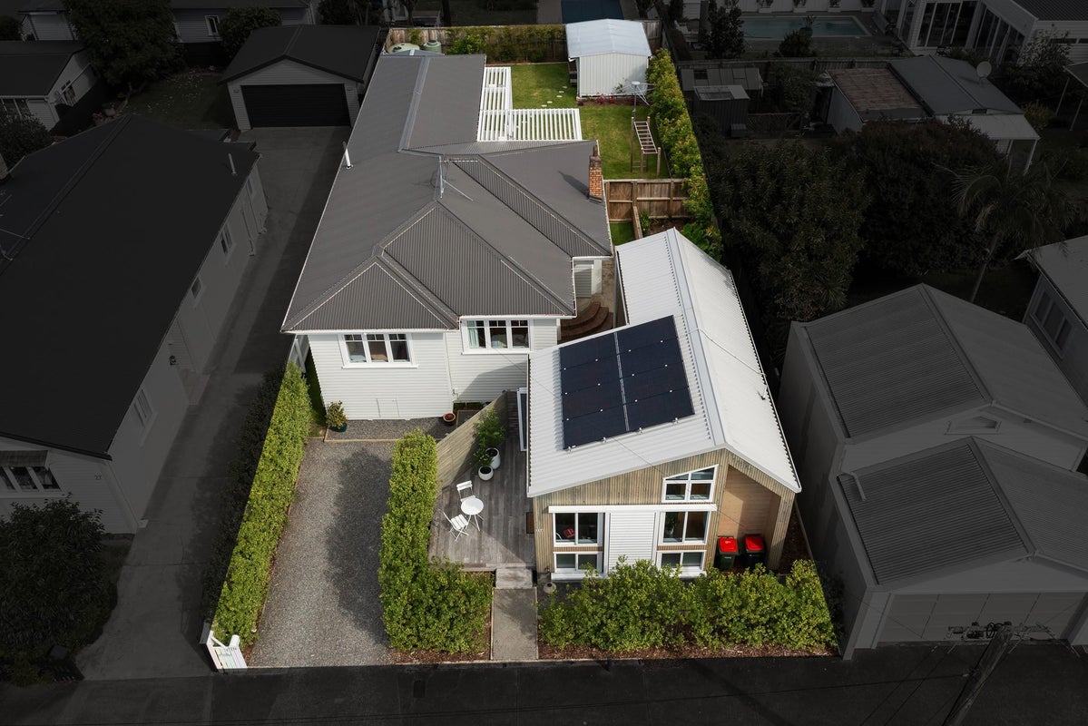25 Tui Street, Point Chevalier, Auckland - Carousel 1