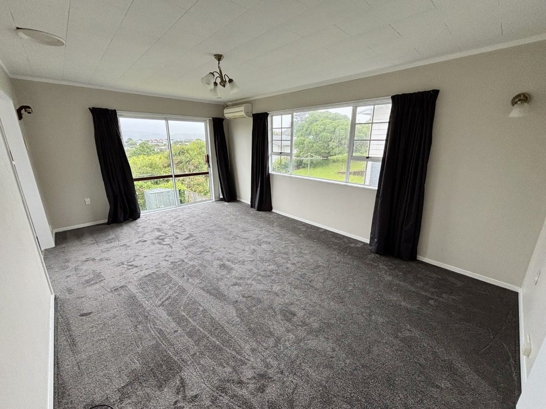 67 Conclusion Street, Ascot Park, Porirua - Carousel 2