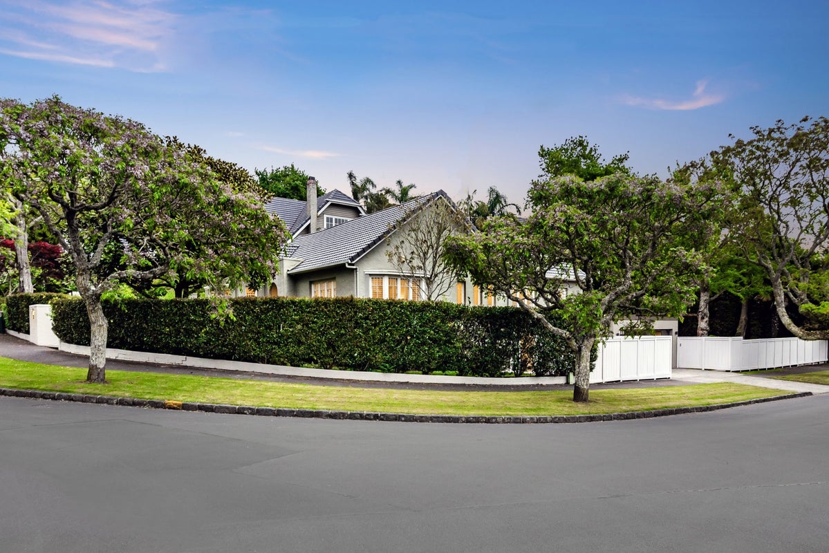32 Entrican Avenue, Remuera, Auckland - Carousel 1