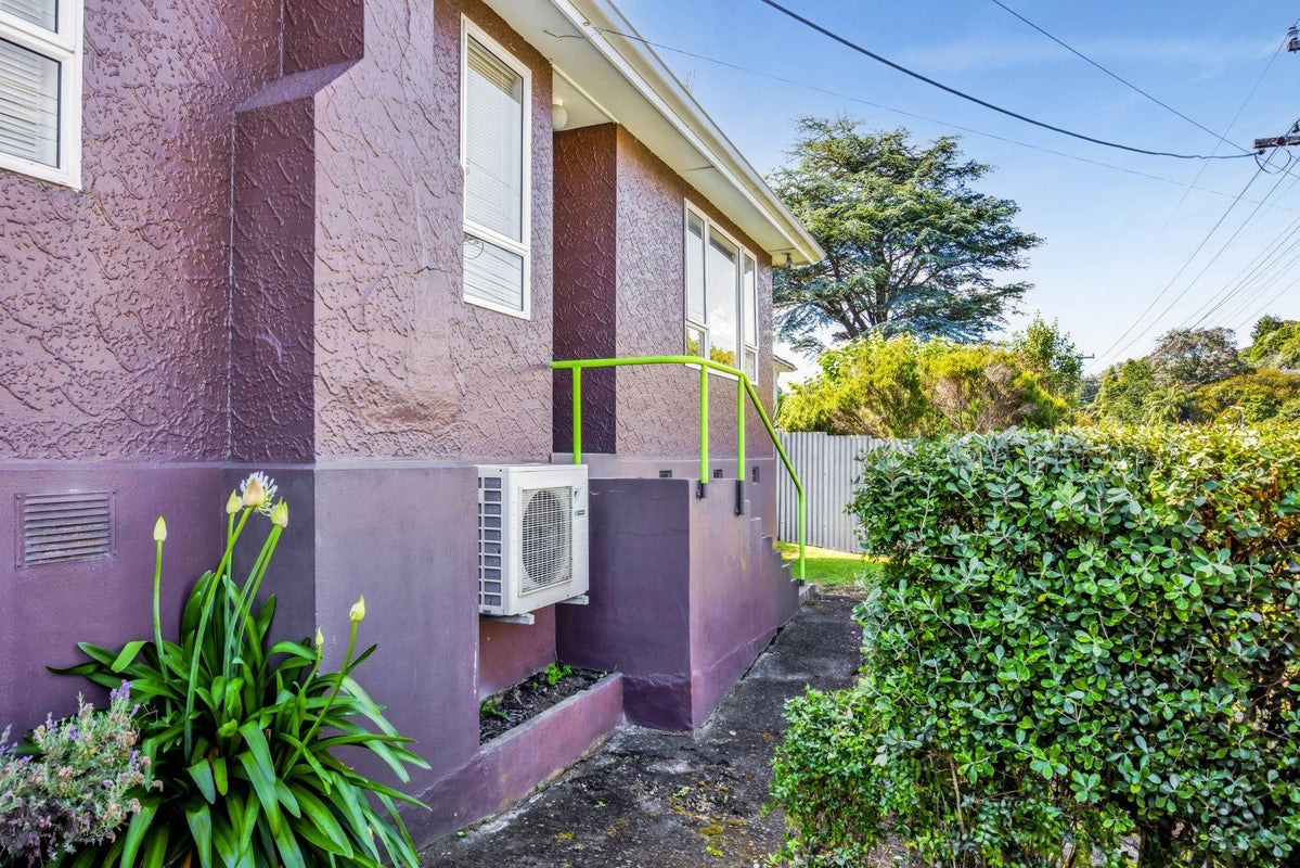 27 Seaview Road, Marfell, New Plymouth - Carousel 2