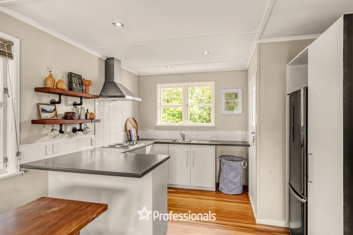 95 Thomas Street, Stokes Valley, Lower Hutt - Carousel 2