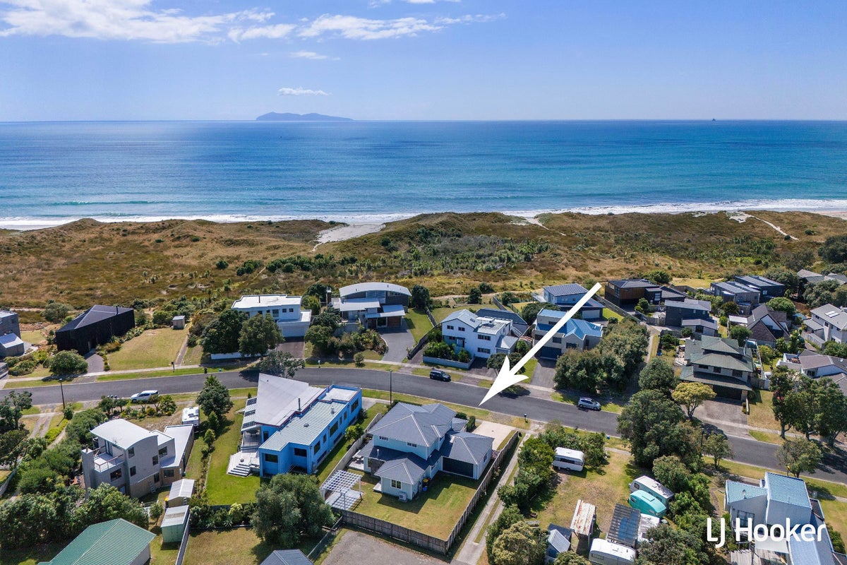 30 Papaunahi Road, Bowentown, Waihi Beach - Carousel 2