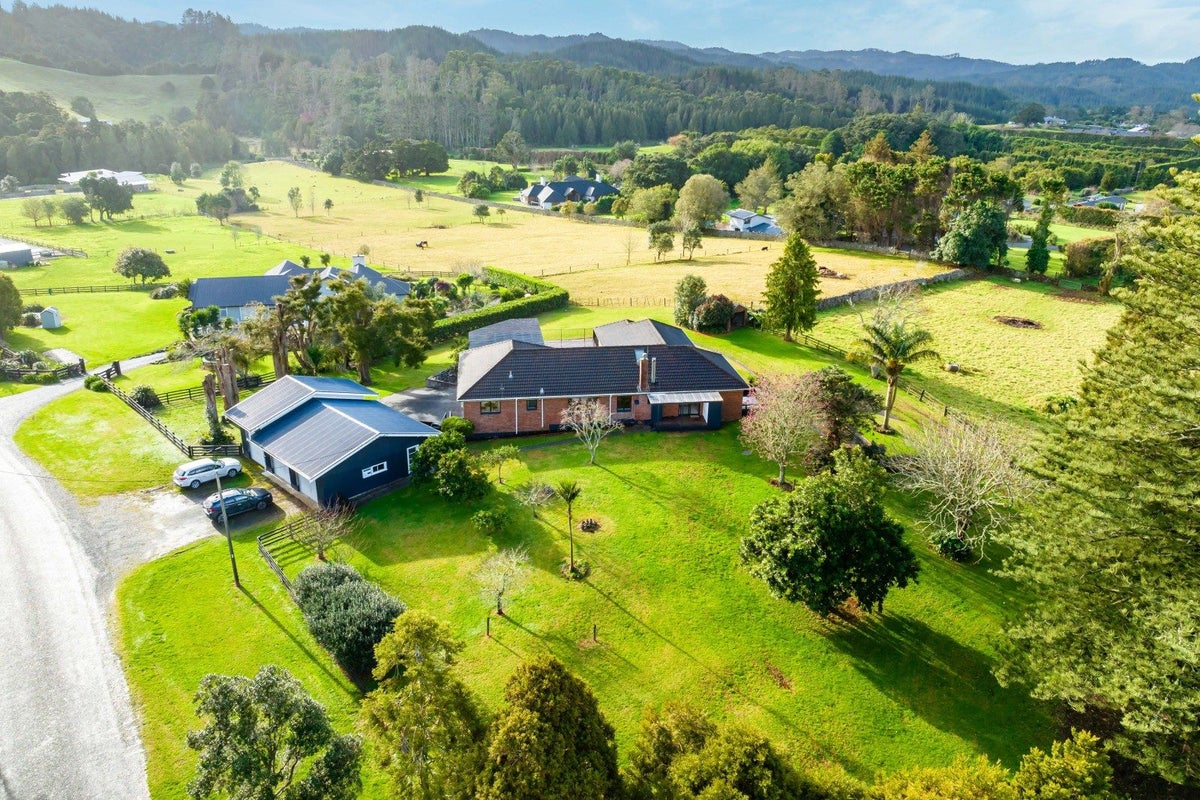 571 Ngunguru Road, Whangarei - Carousel 1