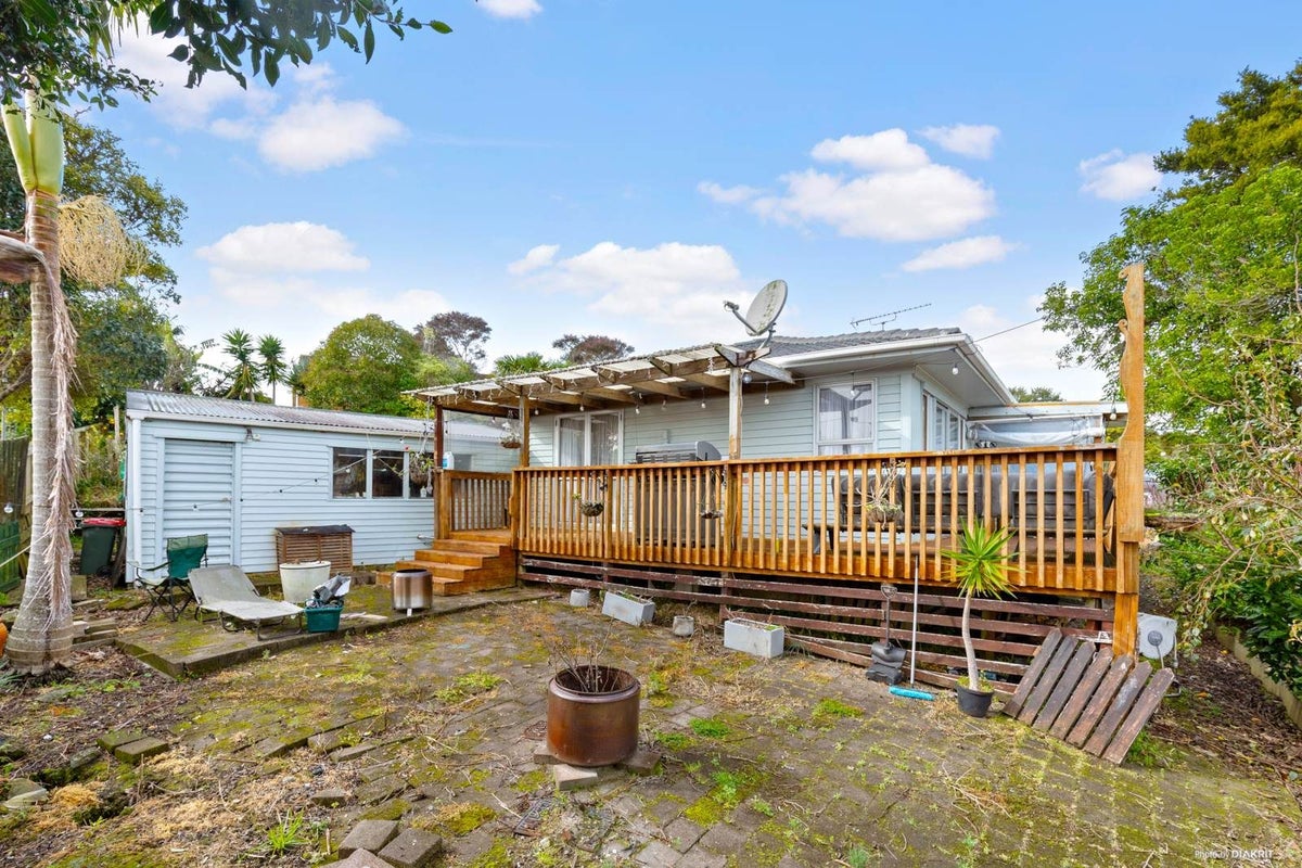 15 Pavola Grove, Glenfield, Auckland - Carousel 18