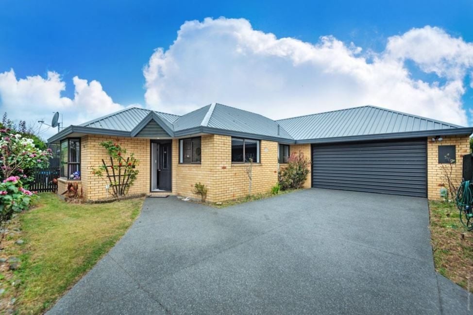 33A Cardigan Bay Place, Addington, Christchurch - Carousel 1