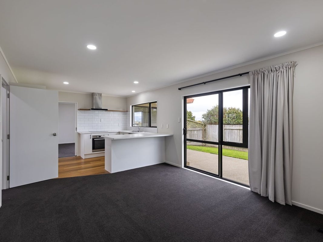 21 Logan Way, Kelvin Grove, Palmerston North, Manawatu / Whanganui - Carousel 1