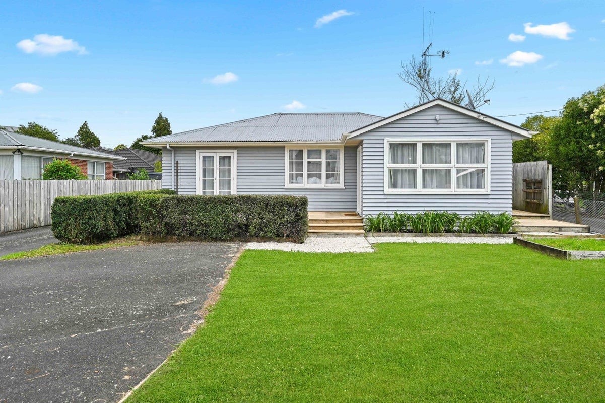 54 Mansel Avenue, Hillcrest, Hamilton - Carousel 1