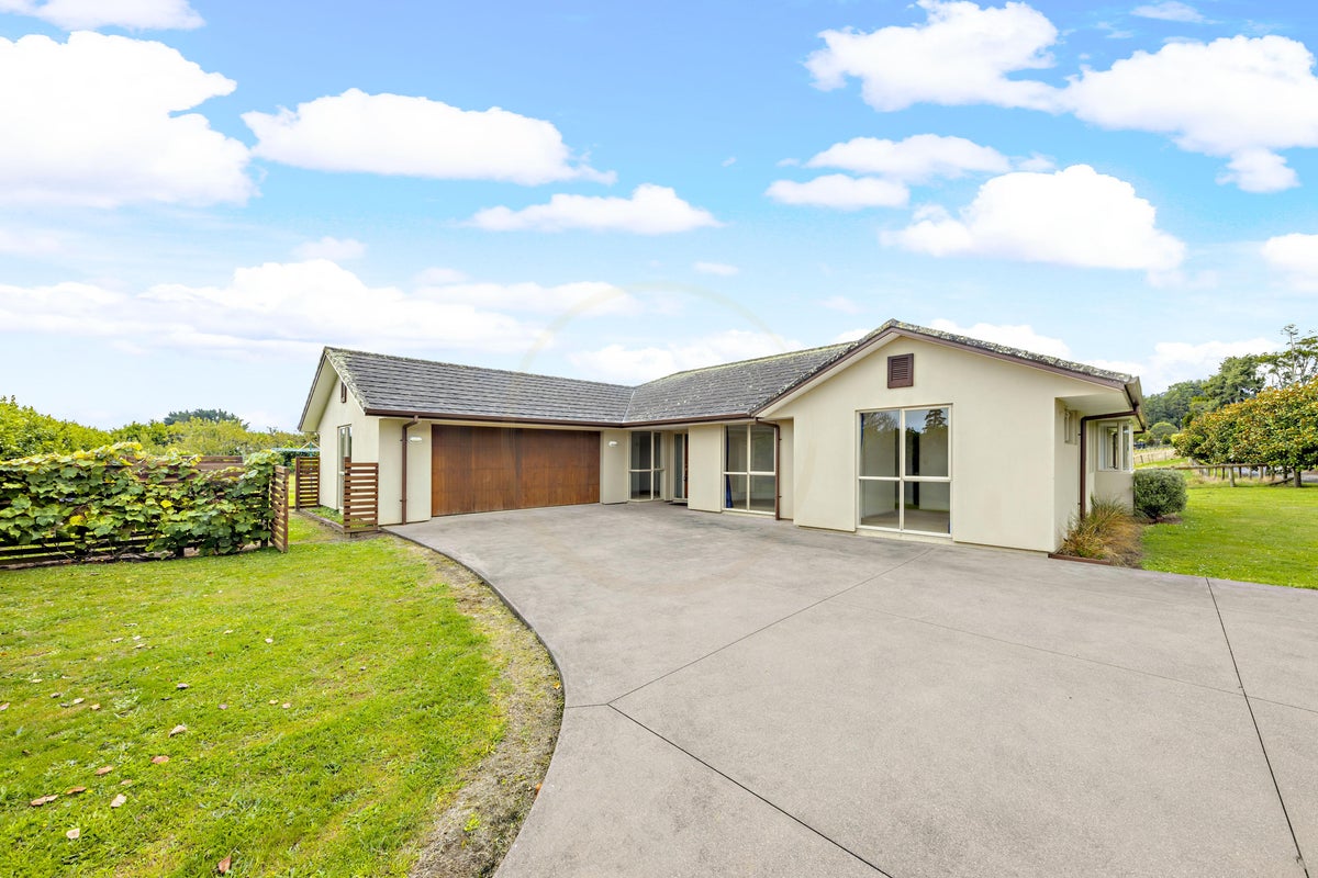 57 Old Barn Road, Papakura - Carousel 1