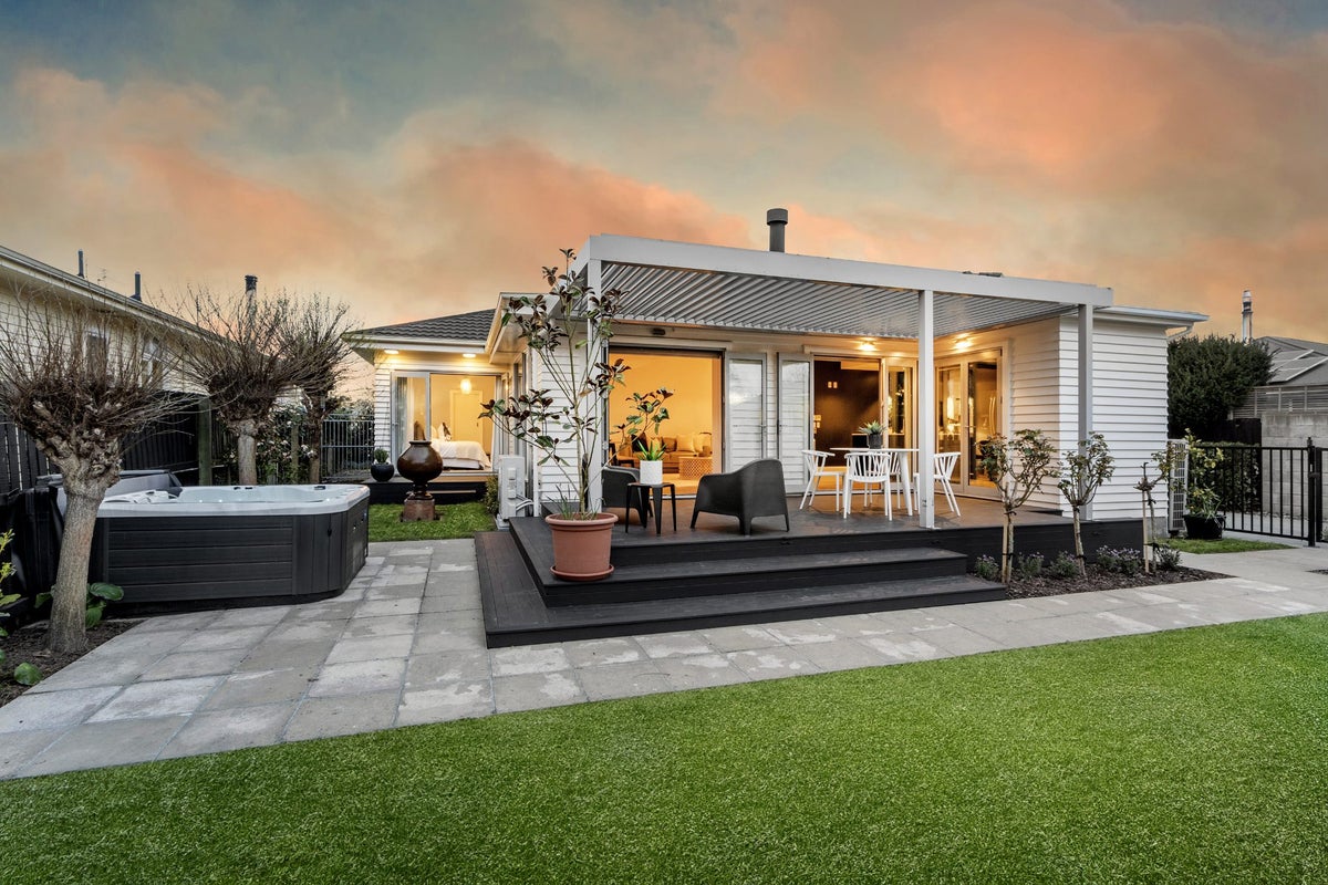 85 Hartley Avenue, Strowan, Christchurch - Carousel 1