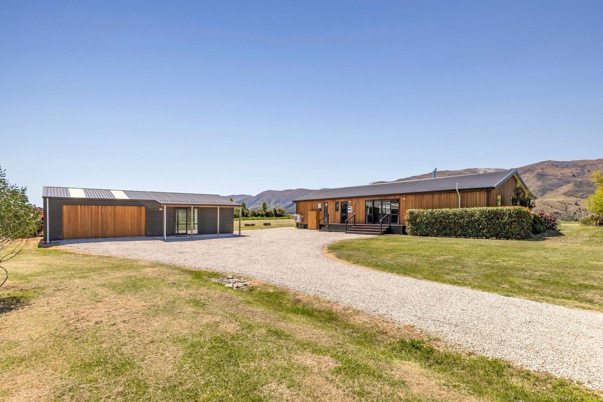 90 Willowbank Road, Queensberry, Cromwell - Carousel 2