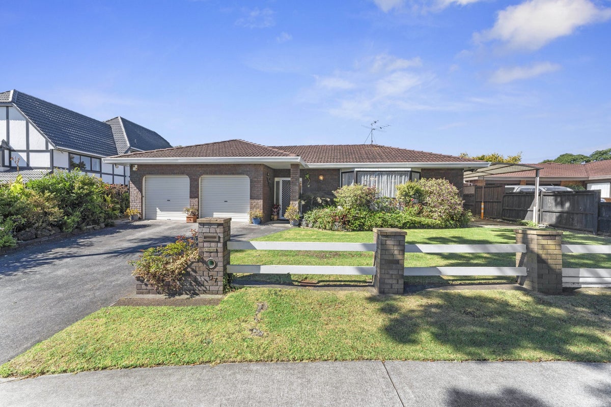 137 Walter Strevens Drive, Conifer Grove, Takanini - Carousel 28