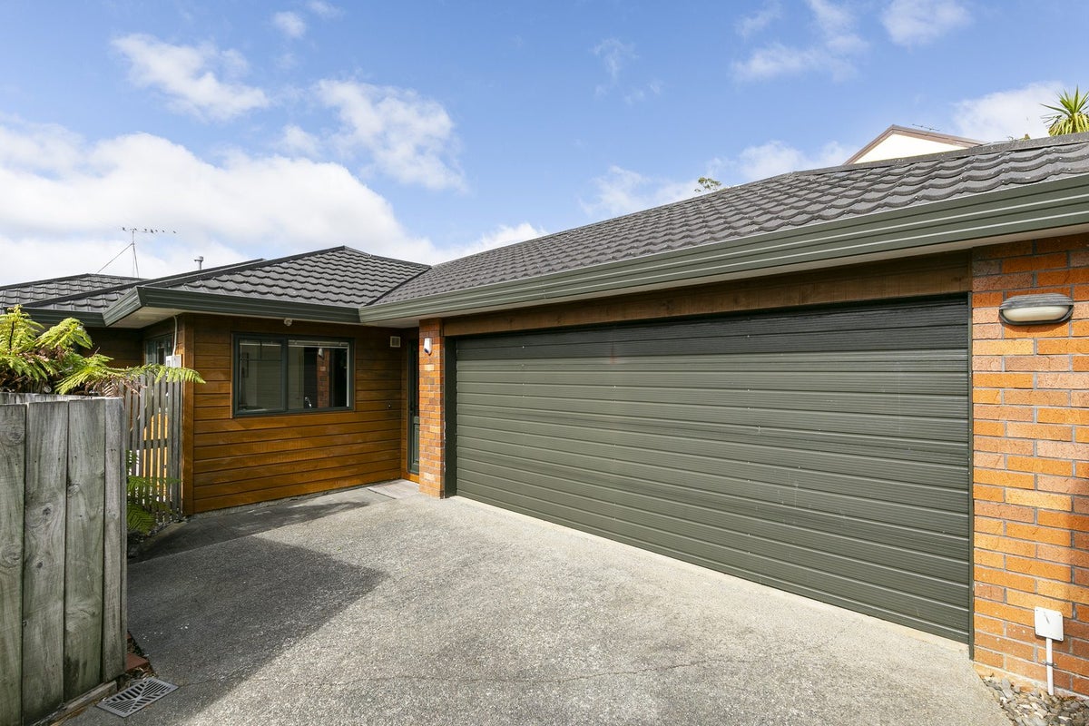 6A Marjory Close, Broadmeadows, Wellington - Carousel 1