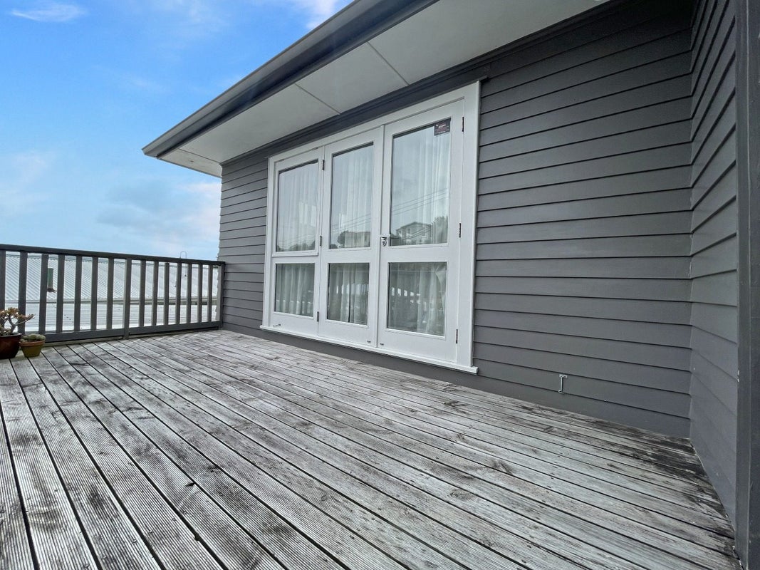 95 Beazley Avenue, Paparangi, Wellington - Carousel 21