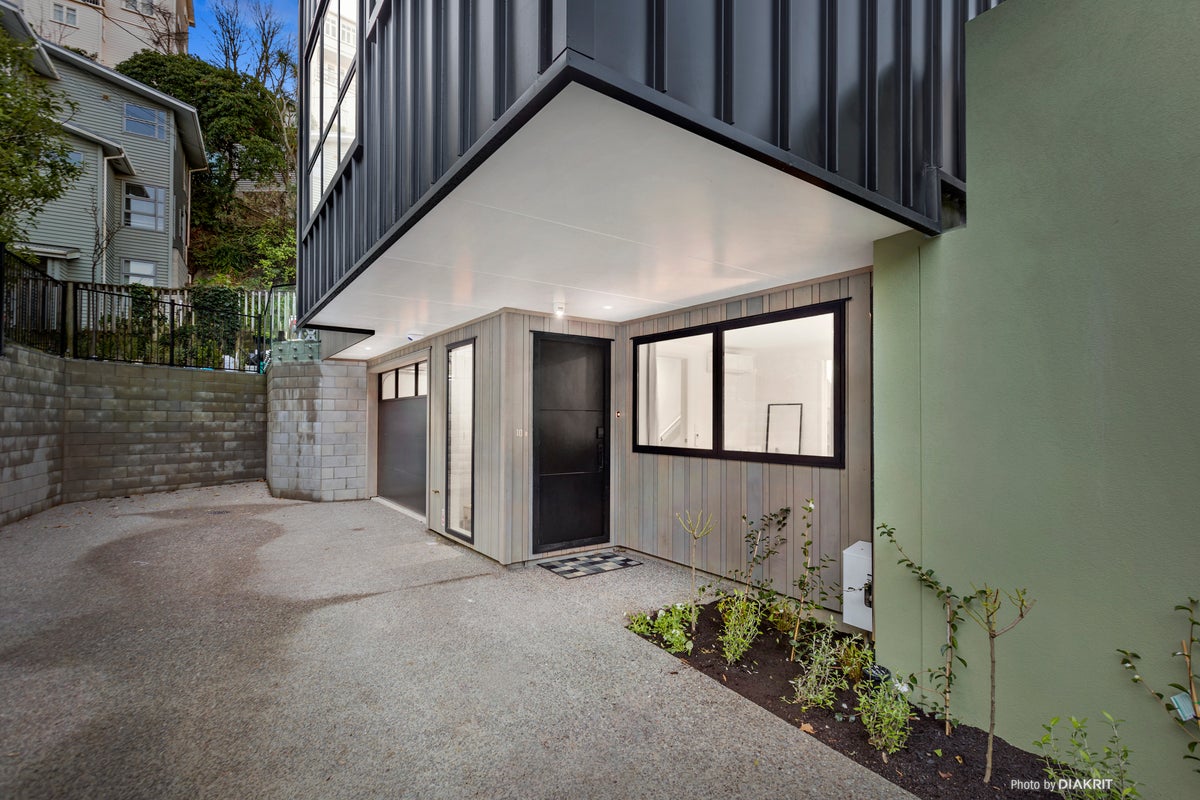 10B Crieff Street, Northland, Wellington - Carousel 1