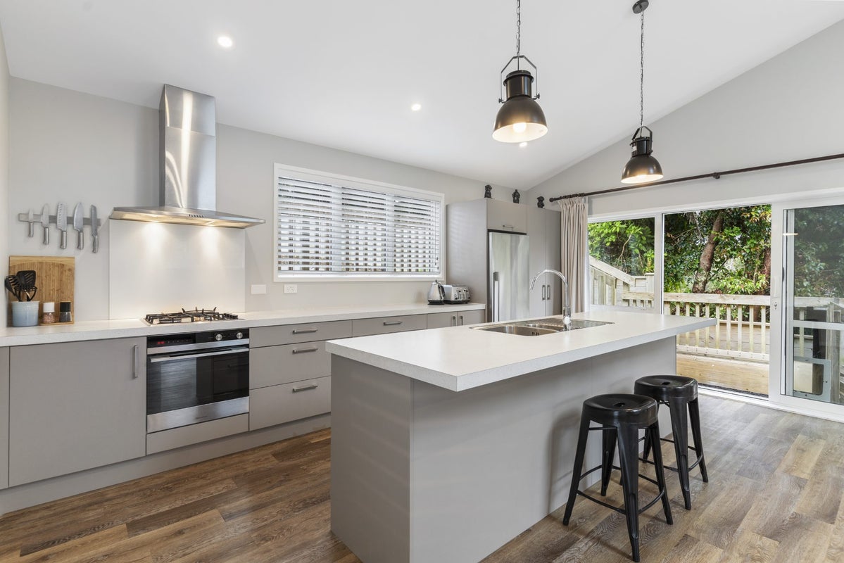 35B Taurus Crescent, Beach Haven, Auckland - Carousel 2