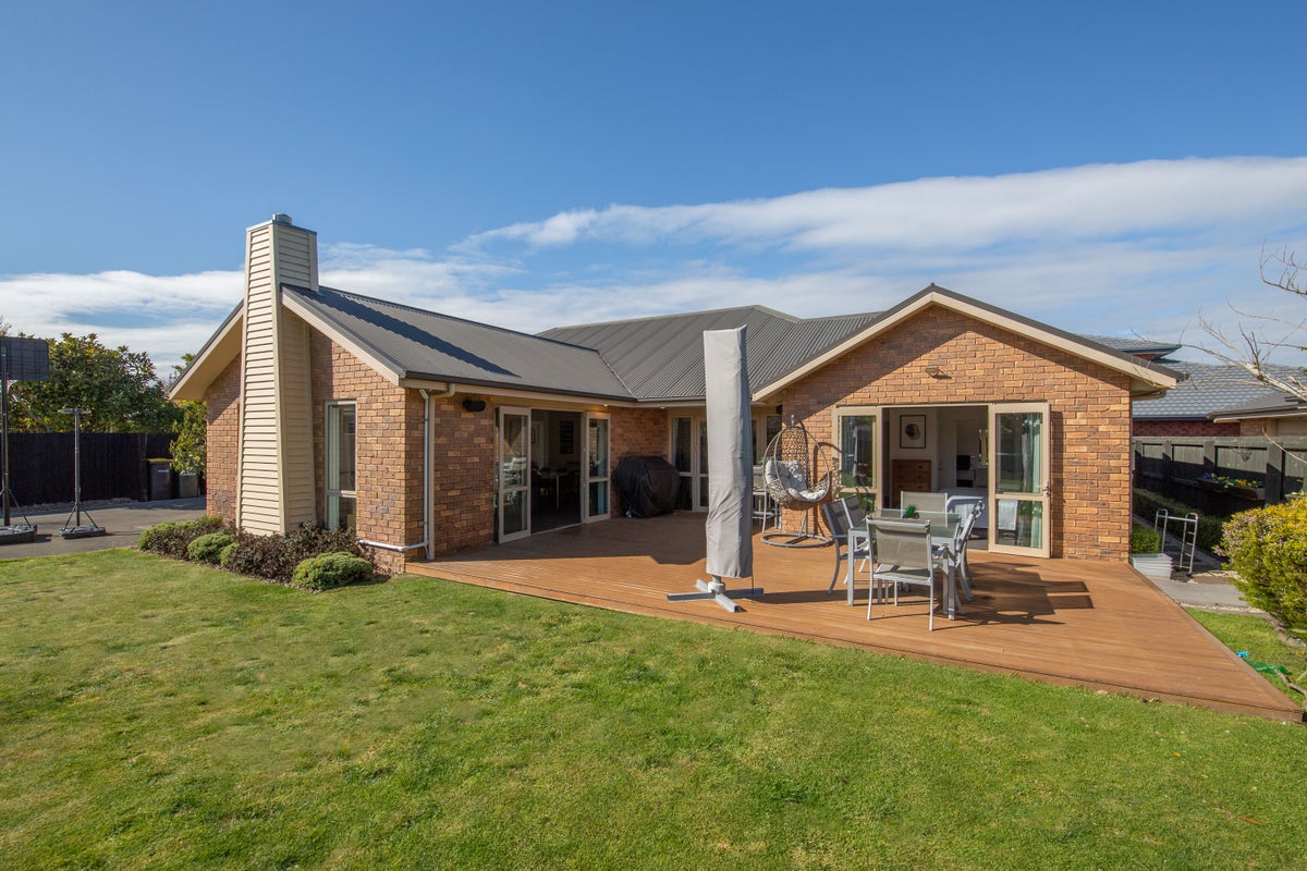 10 Coolspring Way, Redwood, Christchurch - Carousel 27