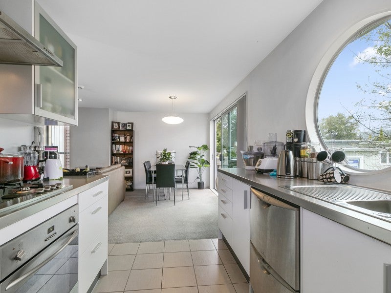 5D/10 Park Avenue, Epuni, Lower Hutt - Carousel 2