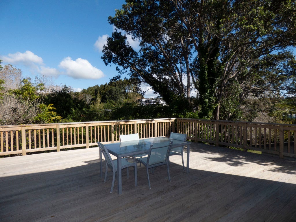 97 Poplar Grove, Whalers Gate, New Plymouth - Carousel 1
