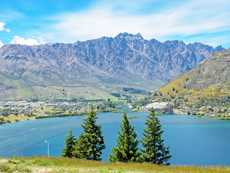 6 Florence Close, Queenstown Hill, Queenstown - Carousel 1