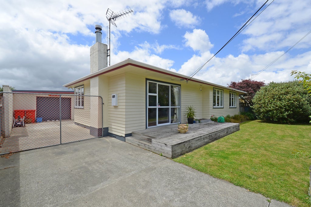 10 Charles Street, Clouston Park, Upper Hutt - Carousel 2