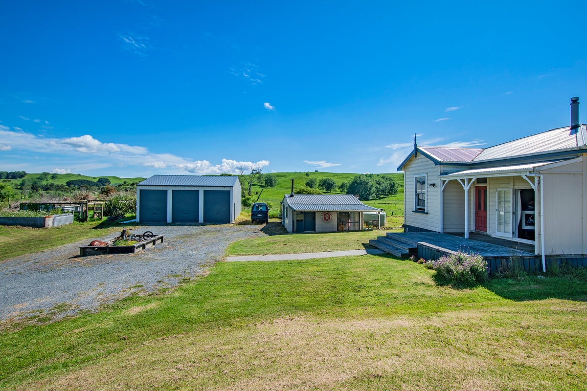 473 Tauraroa Road, Whangarei - Carousel 1