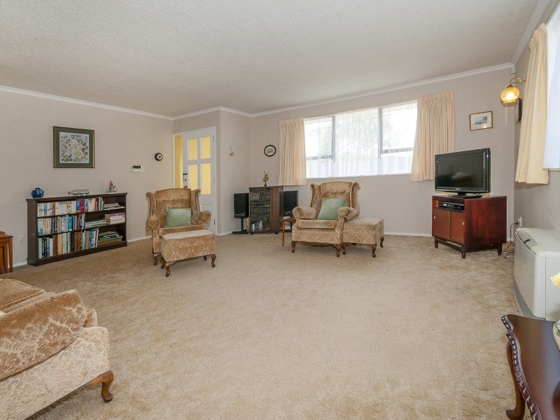 2/1 Korau Grove, Stokes Valley, Lower Hutt - Carousel 2