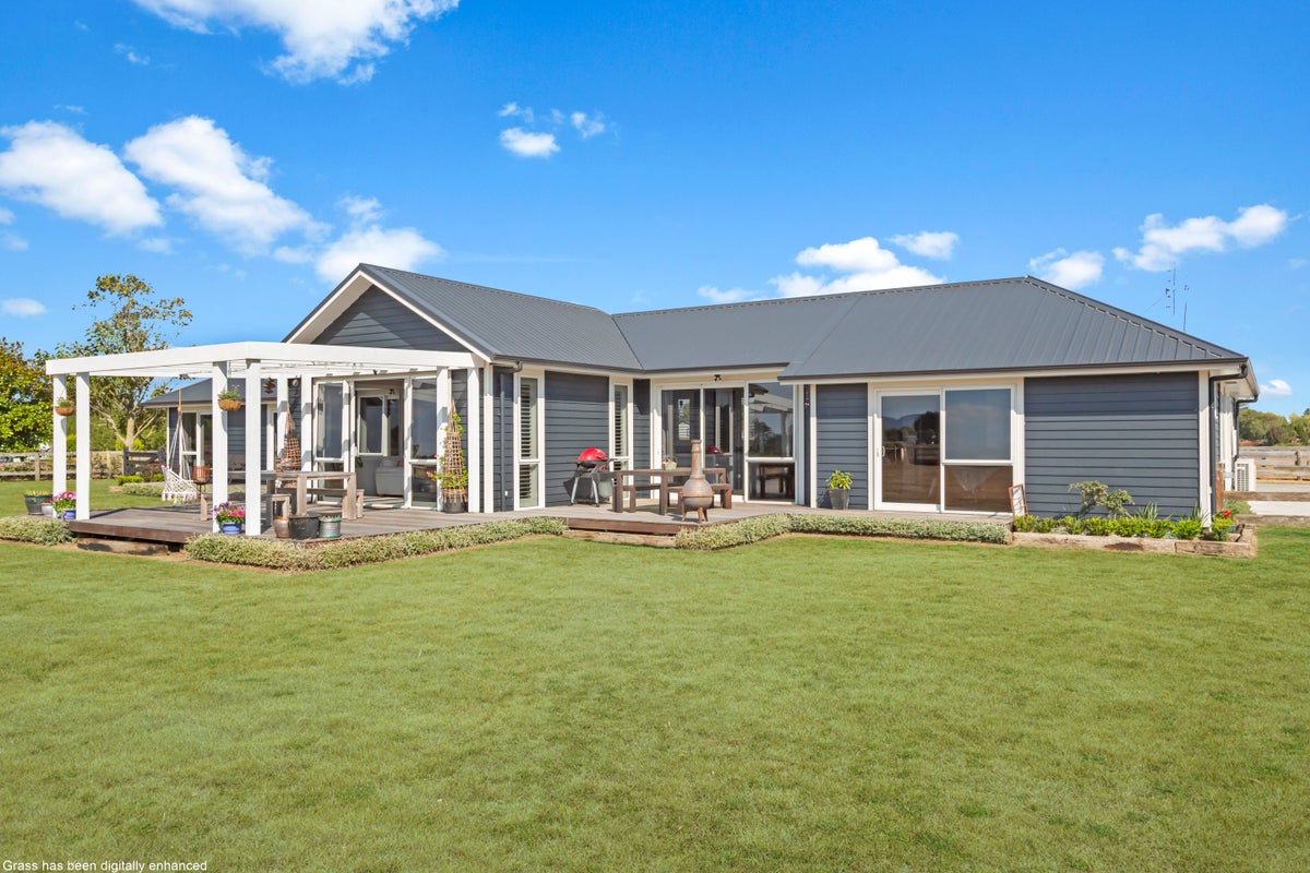 6 Diane Place, Te Kowhai, Hamilton - Carousel 1