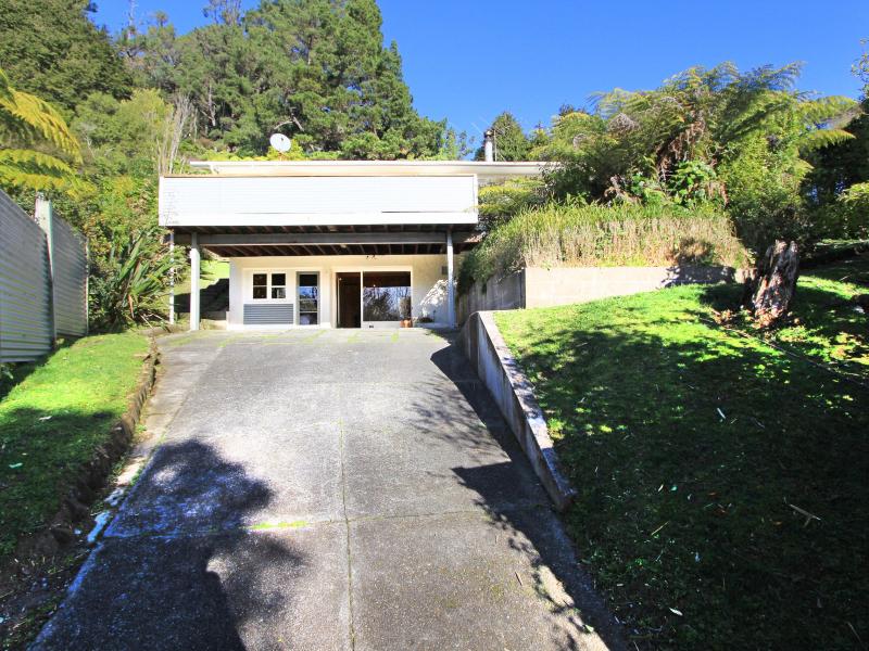 44 Hine Road, Wainuiomata, Lower Hutt - Carousel 21
