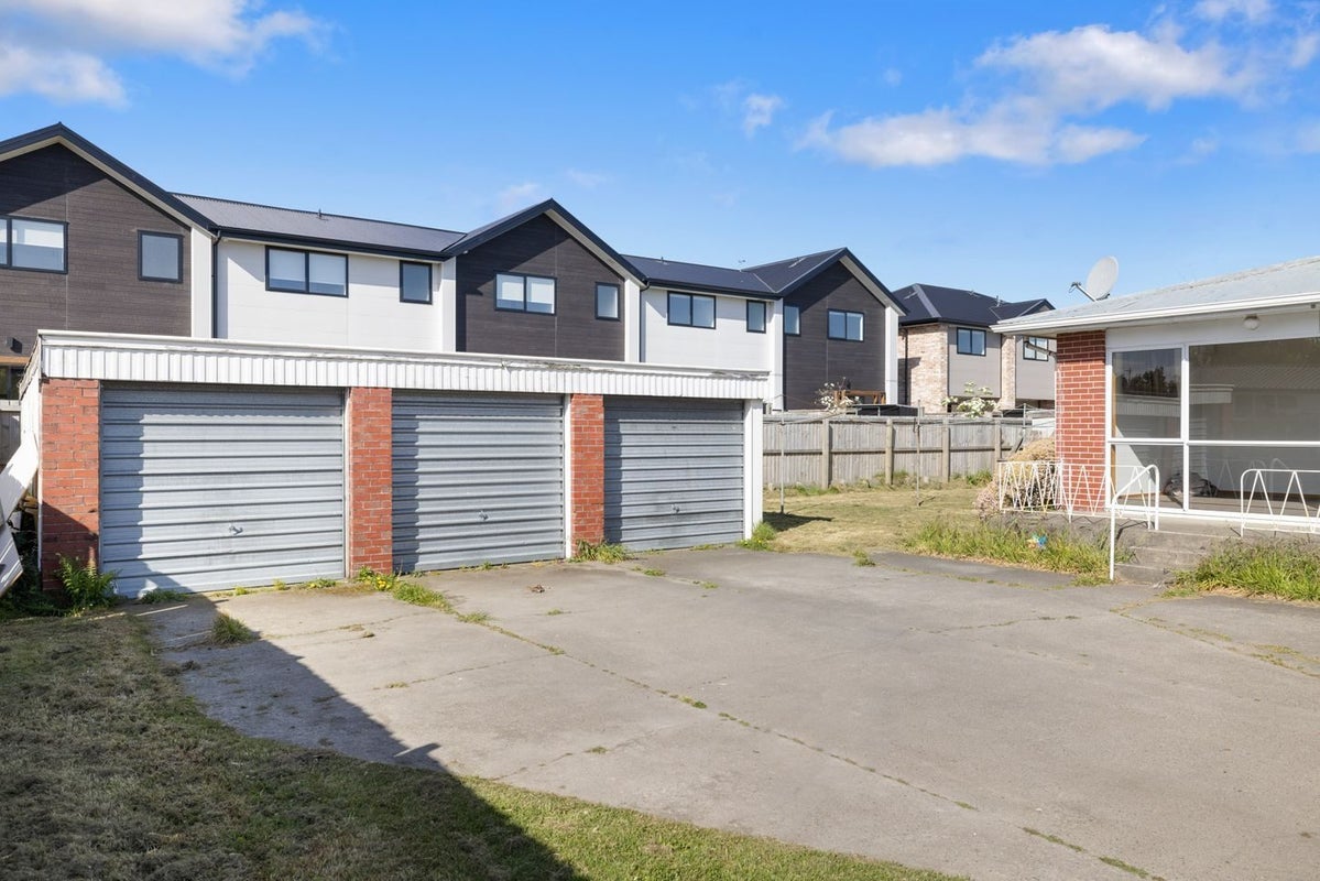 2/14 Whiteleigh Avenue, Addington, Christchurch - Carousel 8