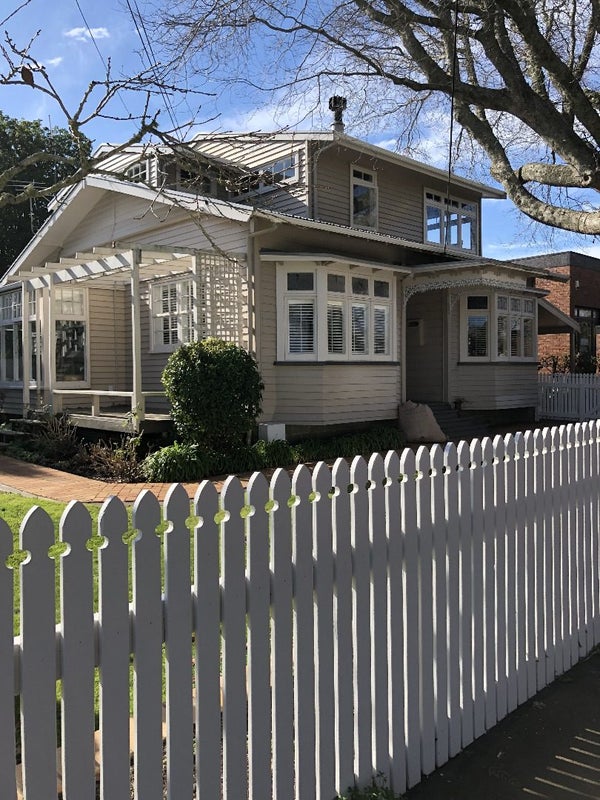 17 Clarence Road, Northcote Point, Auckland - Carousel 1