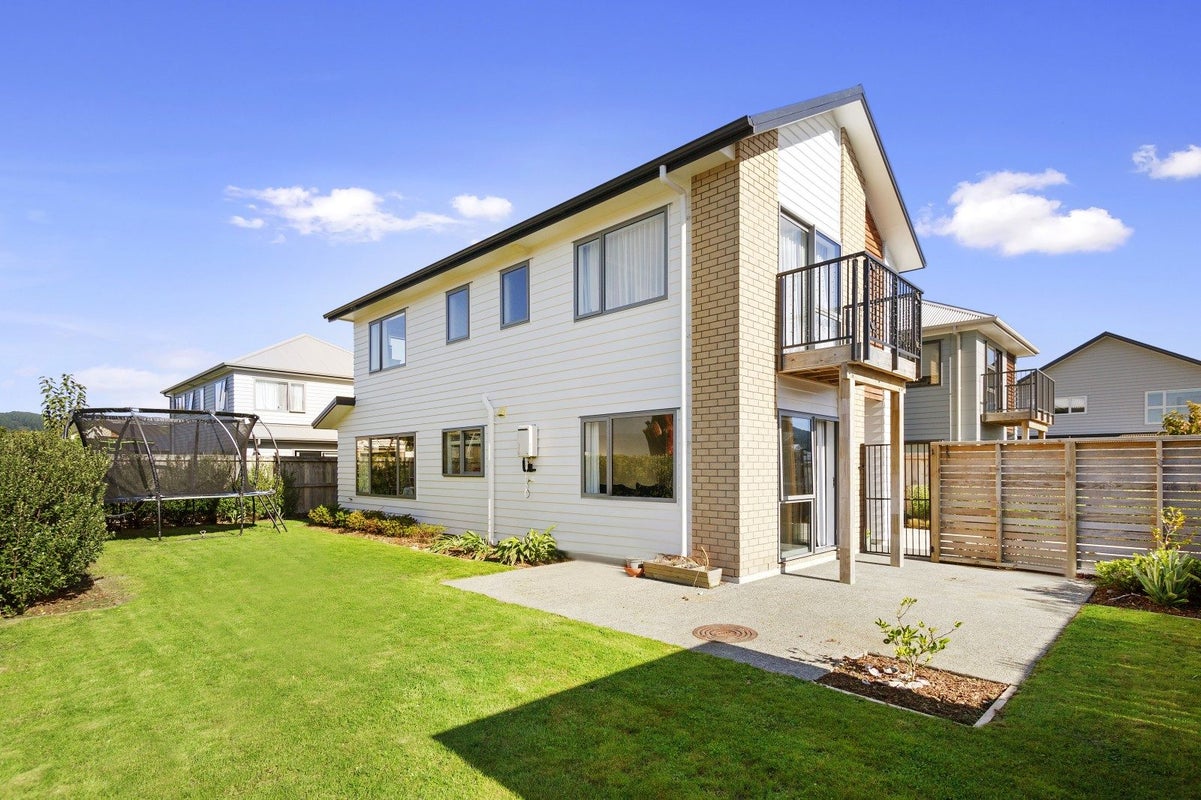 52 Ruahine Street, Trentham, Upper Hutt - Carousel 1