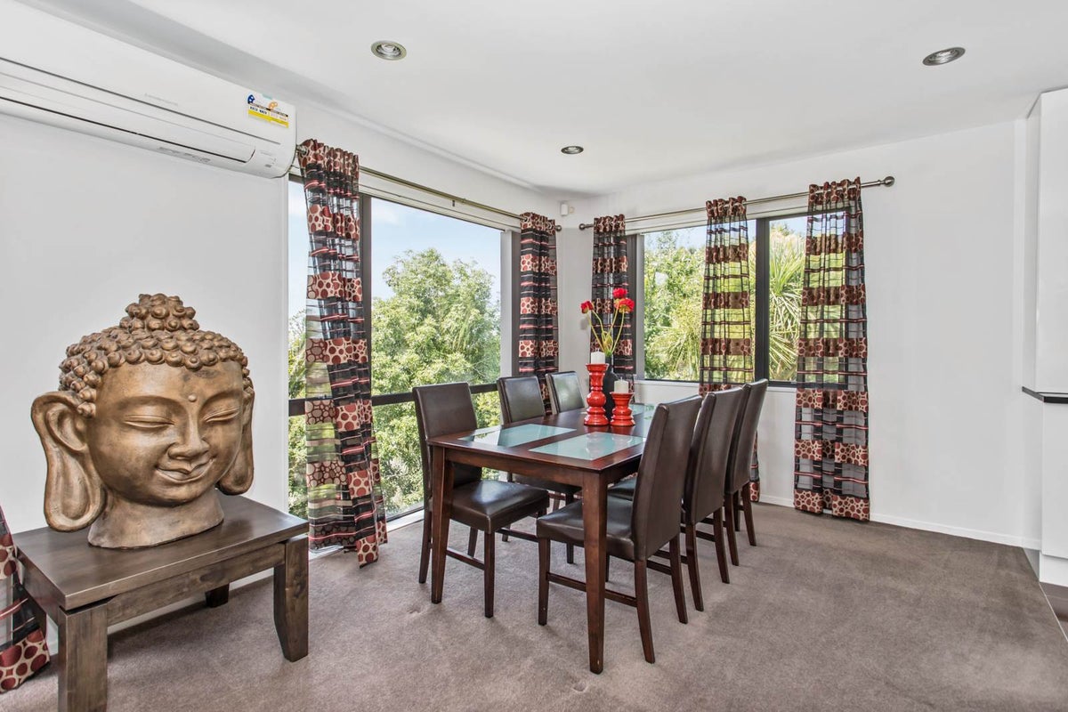 220 Hillsborough Road, Hillsborough, Auckland - Carousel 1