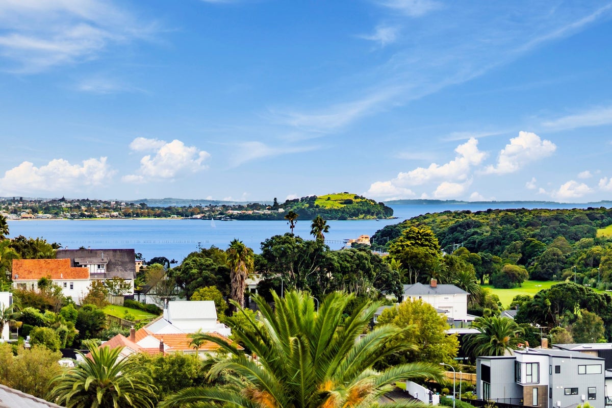 7 Puna Street, Orakei, Auckland - Carousel 2