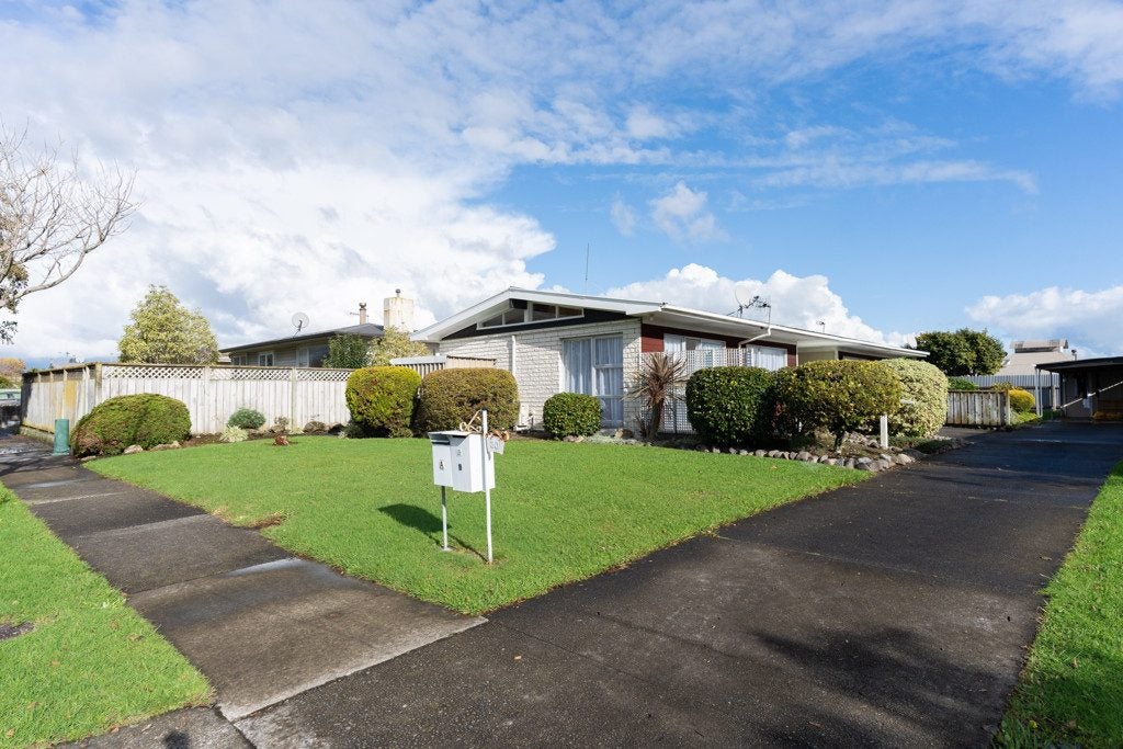 30 Aspiring Avenue, Milson, Palmerston North - Carousel 1