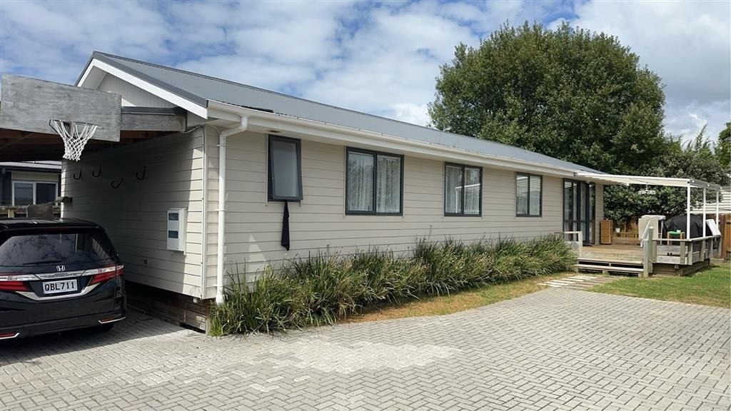 22A Melba Street, Beach Haven, Auckland - Carousel 1