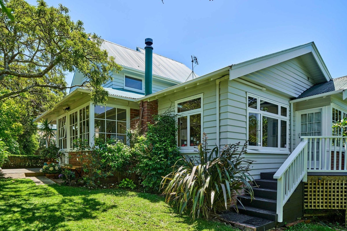28 Natusch Road, Belmont, Lower Hutt - Carousel 1