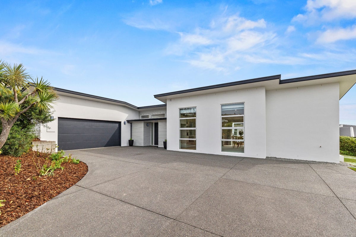 108 Glenstrae Road, Redcliffs, Christchurch - Carousel 2