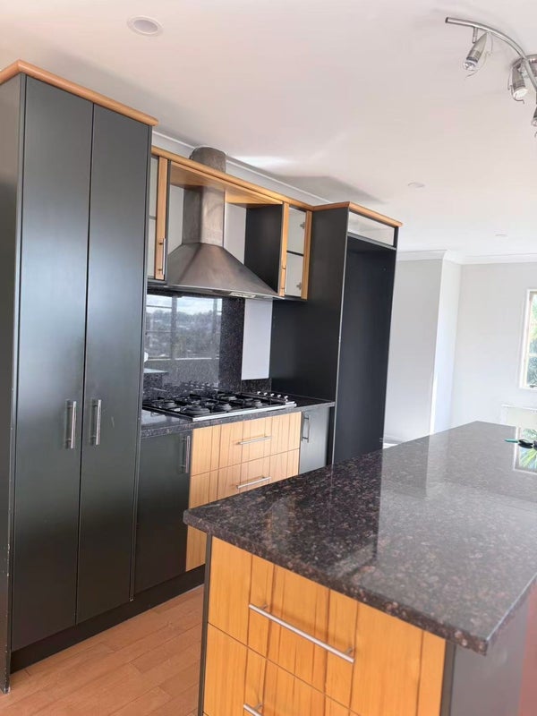 9 Maidstone Place, Oteha, Auckland - Carousel 2