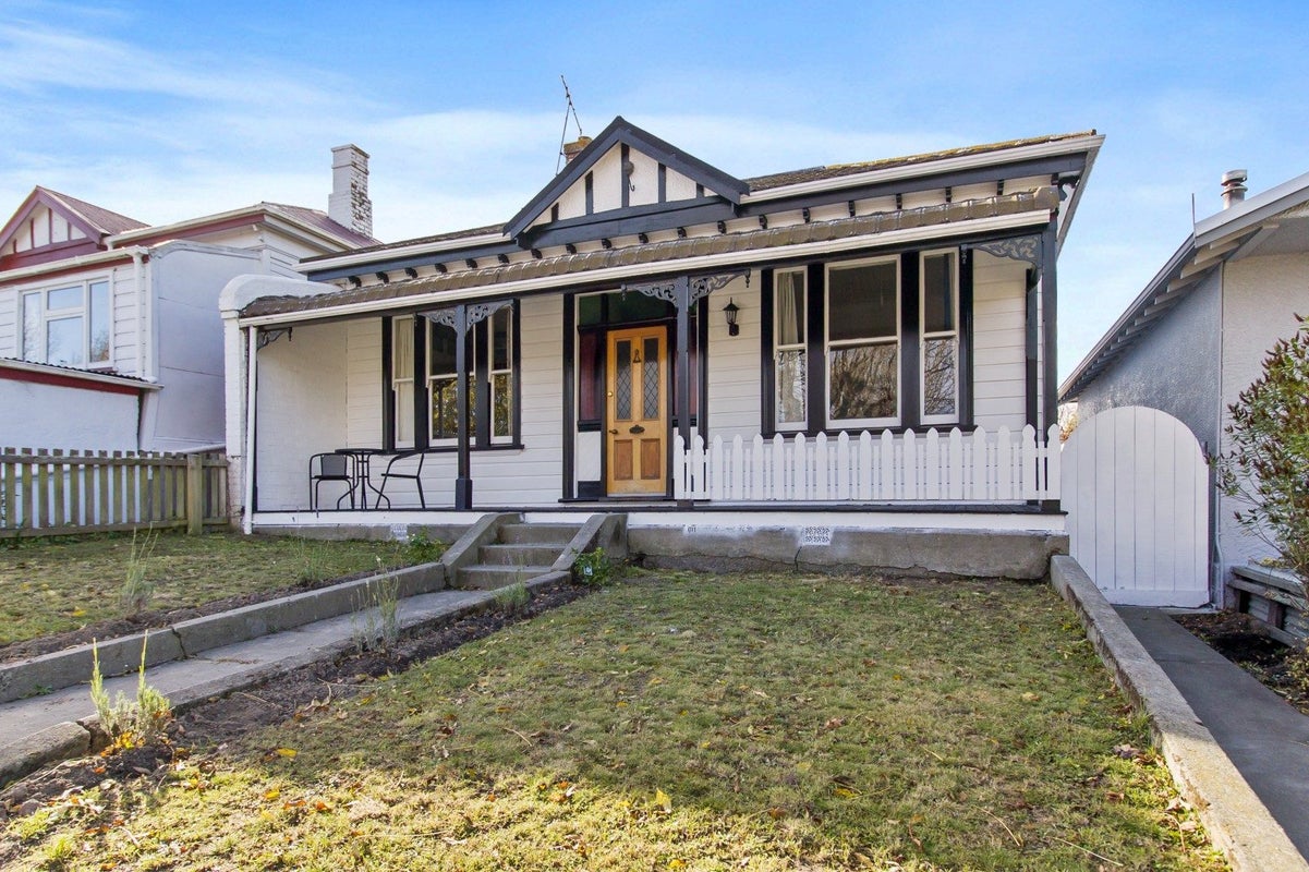 16 Memorial Avenue, Parkside, Timaru - Carousel 1