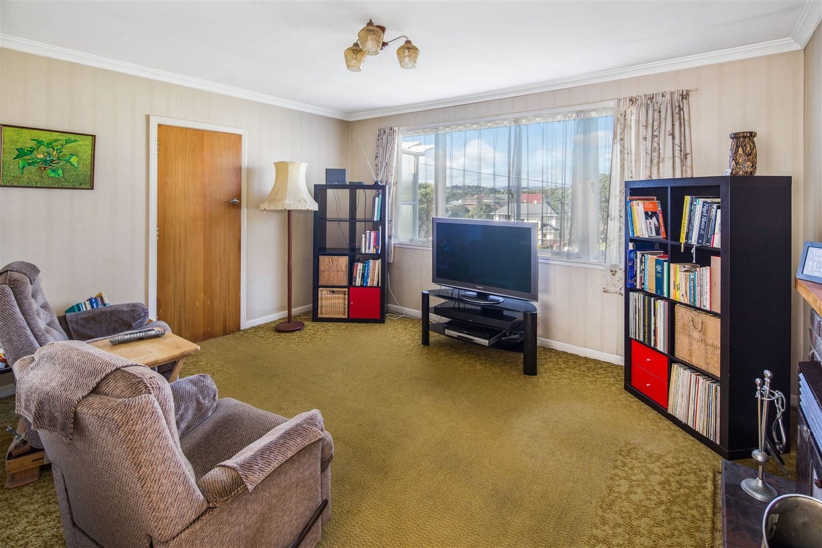 64 Kipling Street, Johnsonville, Wellington - Carousel 2