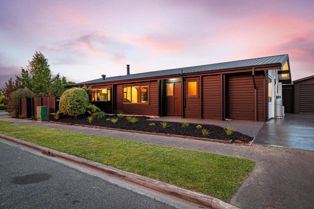 40 Shenley Drive, Belfast, Christchurch - Carousel 2