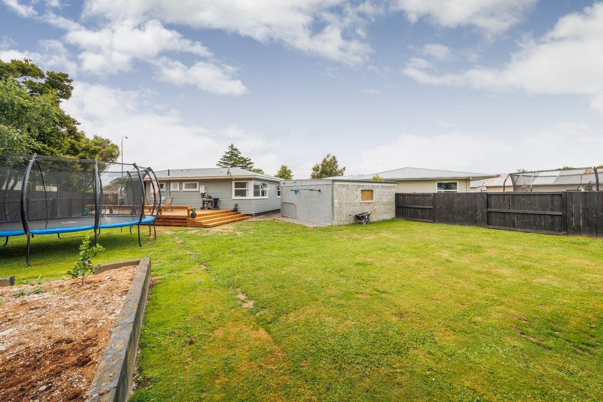 186 Milson Line, Milson, Palmerston North - Carousel 14