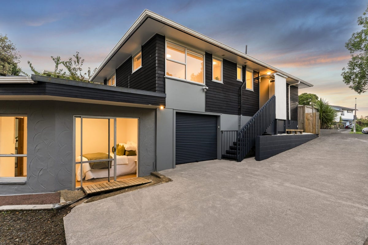 29 Gladys Avenue, Glenfield, Auckland - Carousel 2