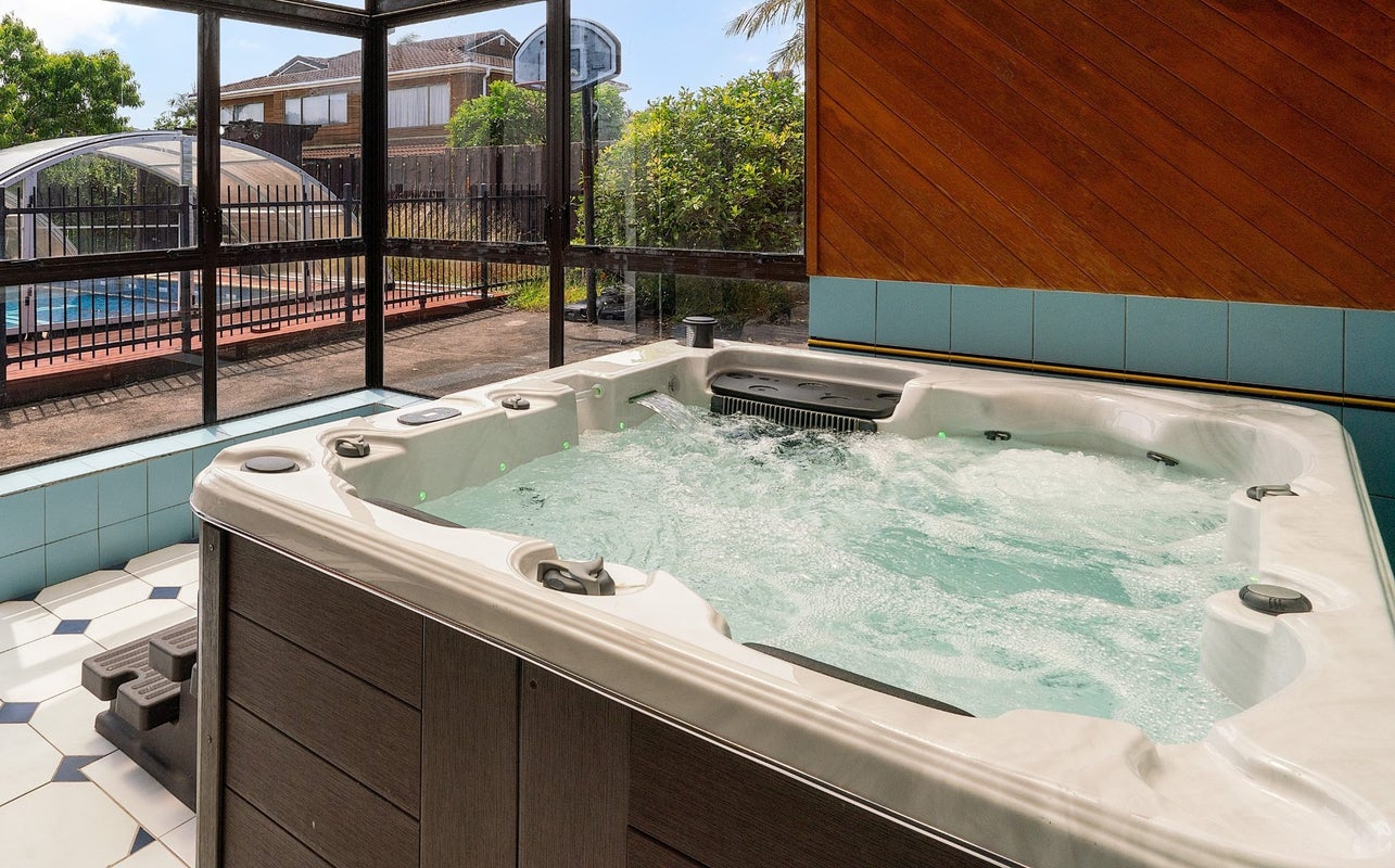 140 Fisher Parade, Farm Cove, Auckland - Carousel 1