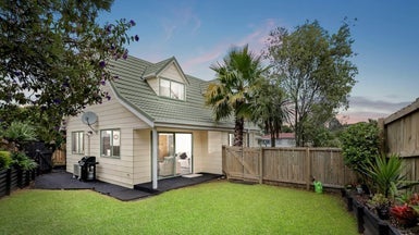 3 Frosses Place, Massey, Auckland - Carousel 1