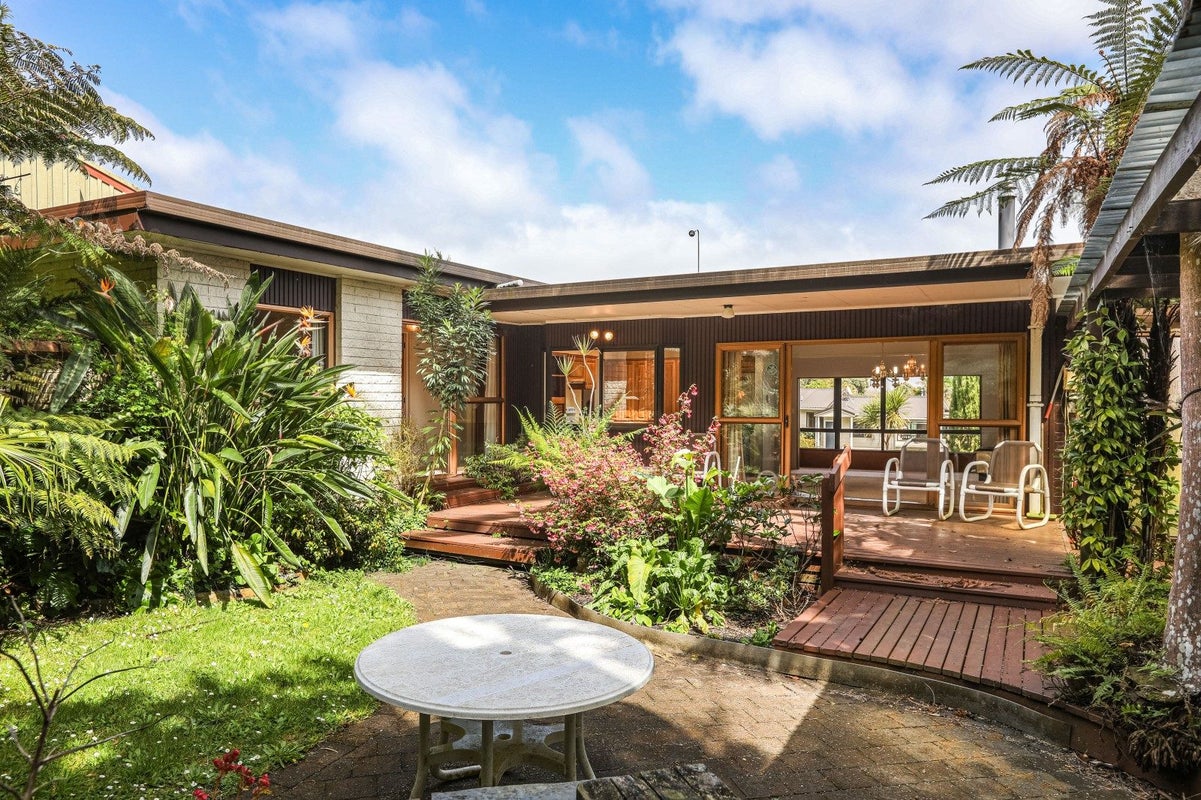 48 Gibbs Crescent, Red Hill, Papakura - Carousel 2