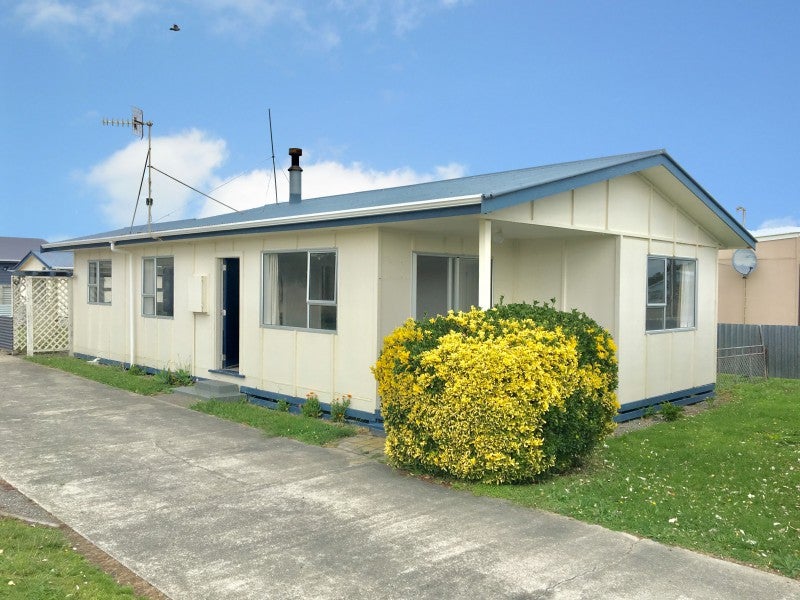 15 Thomas Place, Foxton Beach, Foxton - Carousel 1