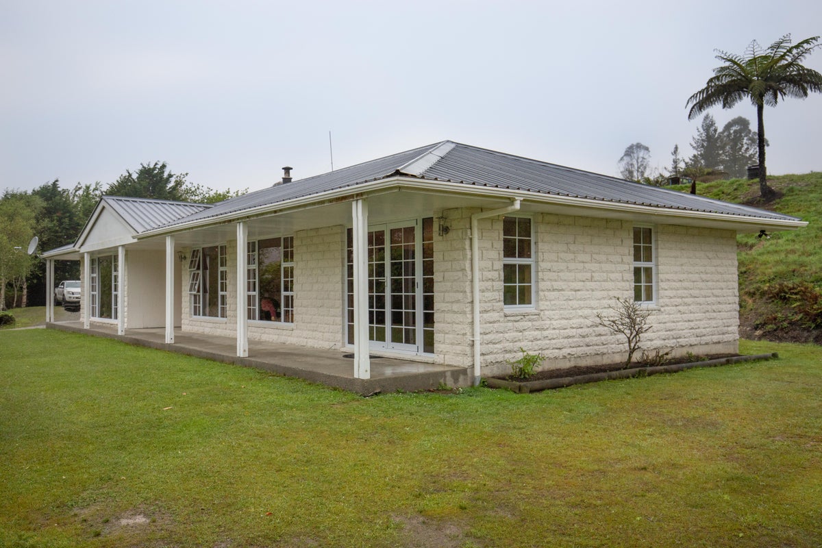 376 Rutherglen Road, Marsden, Greymouth - Carousel 1